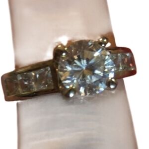 Nwot Silver Fadhion Cz Ring 1 Ct Round Side Stones Size 7 Sterling Silver